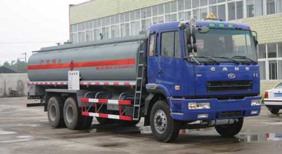 華菱雙橋化工液體運(yùn)輸車