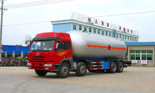 解放前四后八液化氣體運輸車(35.5立方)